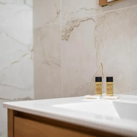 Les Sablettes - Cosy Vue Mer, Vieux Appartement Menton